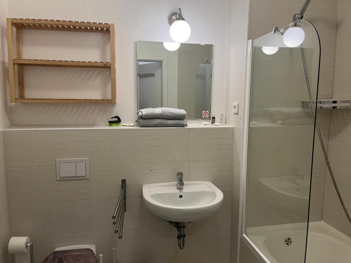 Apartamento Corvin Pearl Deluxe Budapest Exterior foto