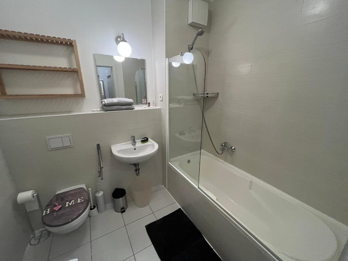 Apartamento Corvin Pearl Deluxe Budapest Exterior foto